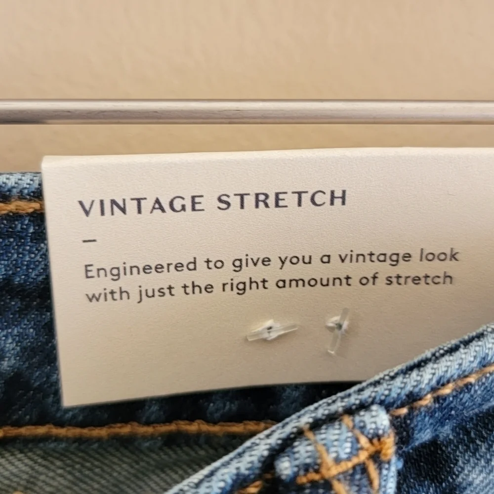 NWT Universal Thread | Vintage Midi Denim Jean Cut-Off High Rise Shorts Size 8